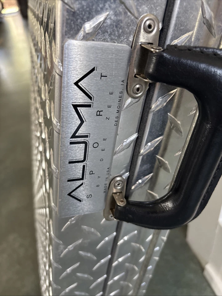 "ALUMA Sport por Dee Zee hecho en EE. UU. Des Moines, IA 38"" X 14"" X 5""" Foto 3 de 4