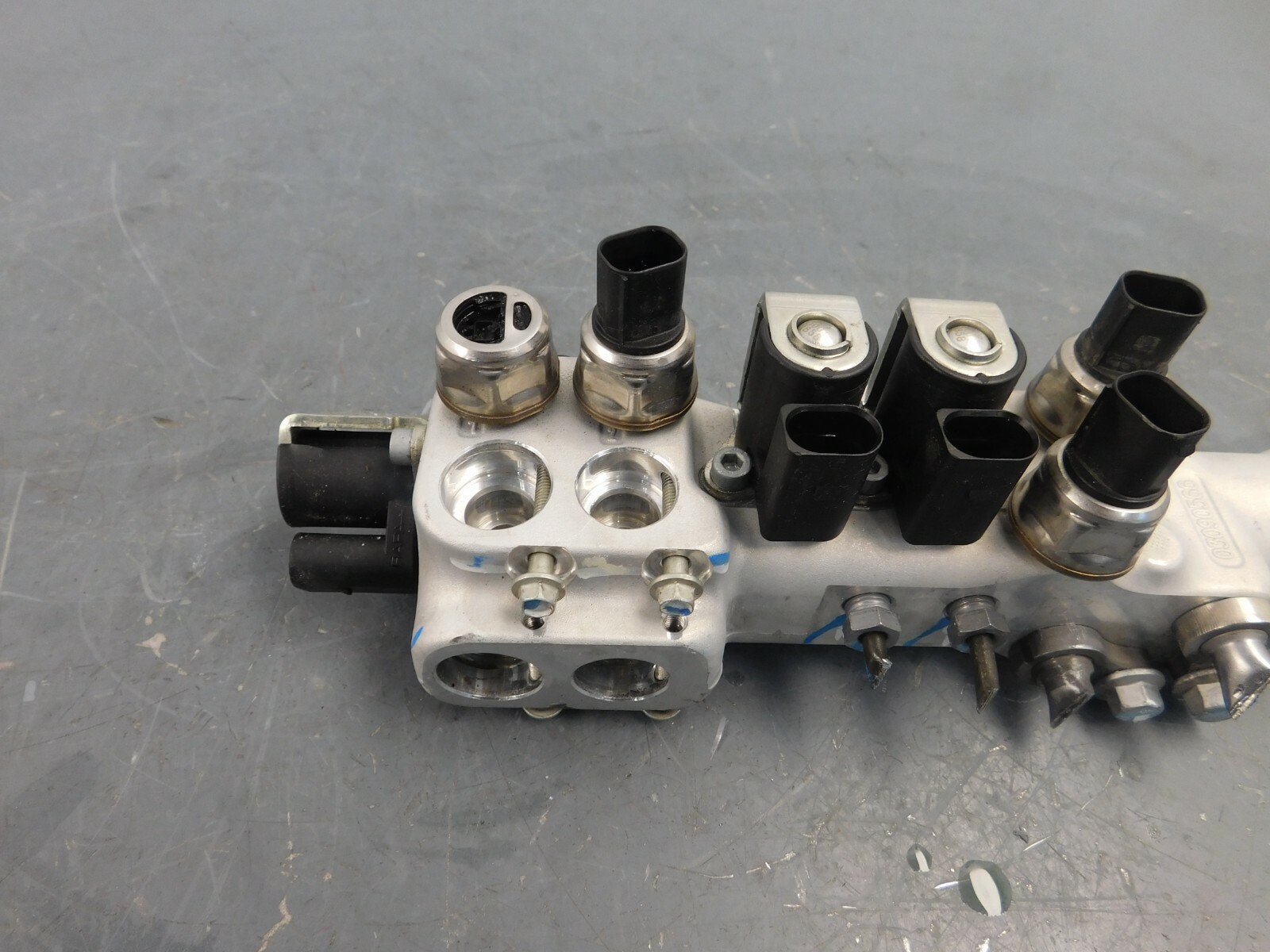 2019 17 18 20 McLaren 720S 720 Suspension Valve Block #3055 C6