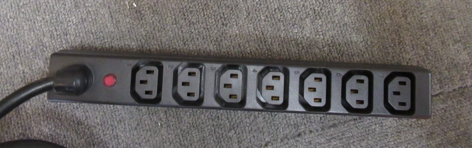 HP HSTNR-PS03 411273-002 417585-001 7 Outlets C13 Modular PDU Extension Bar - Image 3 of 4