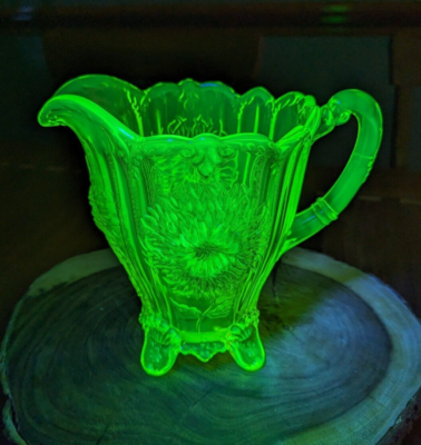 URANIUM MOSSER ART GLASS CAMBRIDGE OHIO VASELINE DAHLIA PATTERN