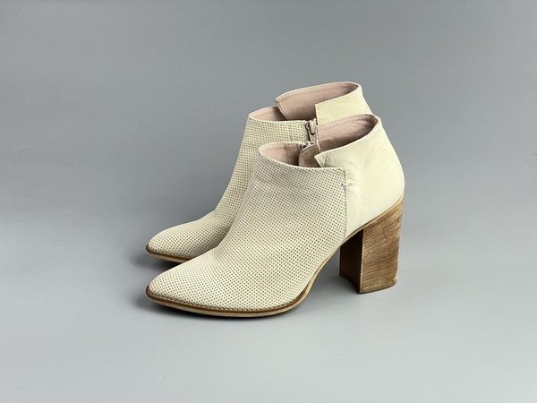Women Tosca Blu Heeled Ankle Boots Beige Leather