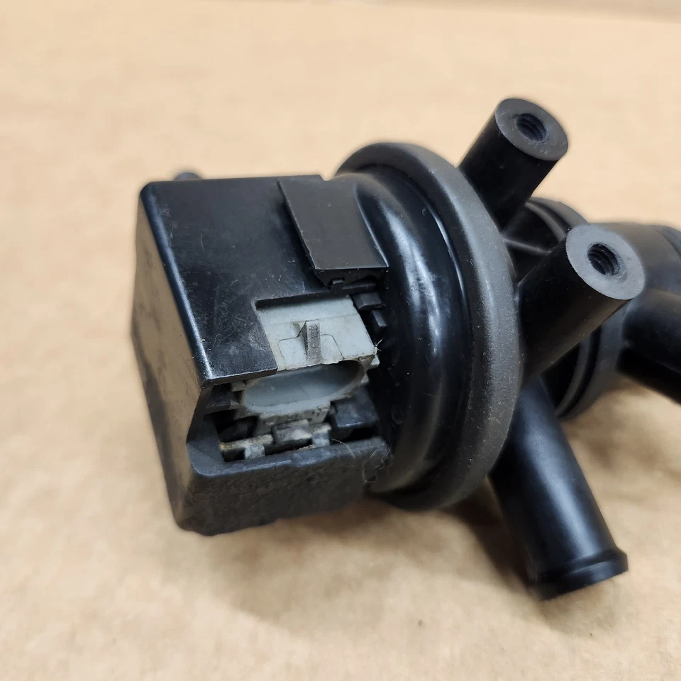 Válvula de derivación de aire Corvette 85-87 C4 y control de solenoide emisiones smog BUENO 85' Foto 3 de 4