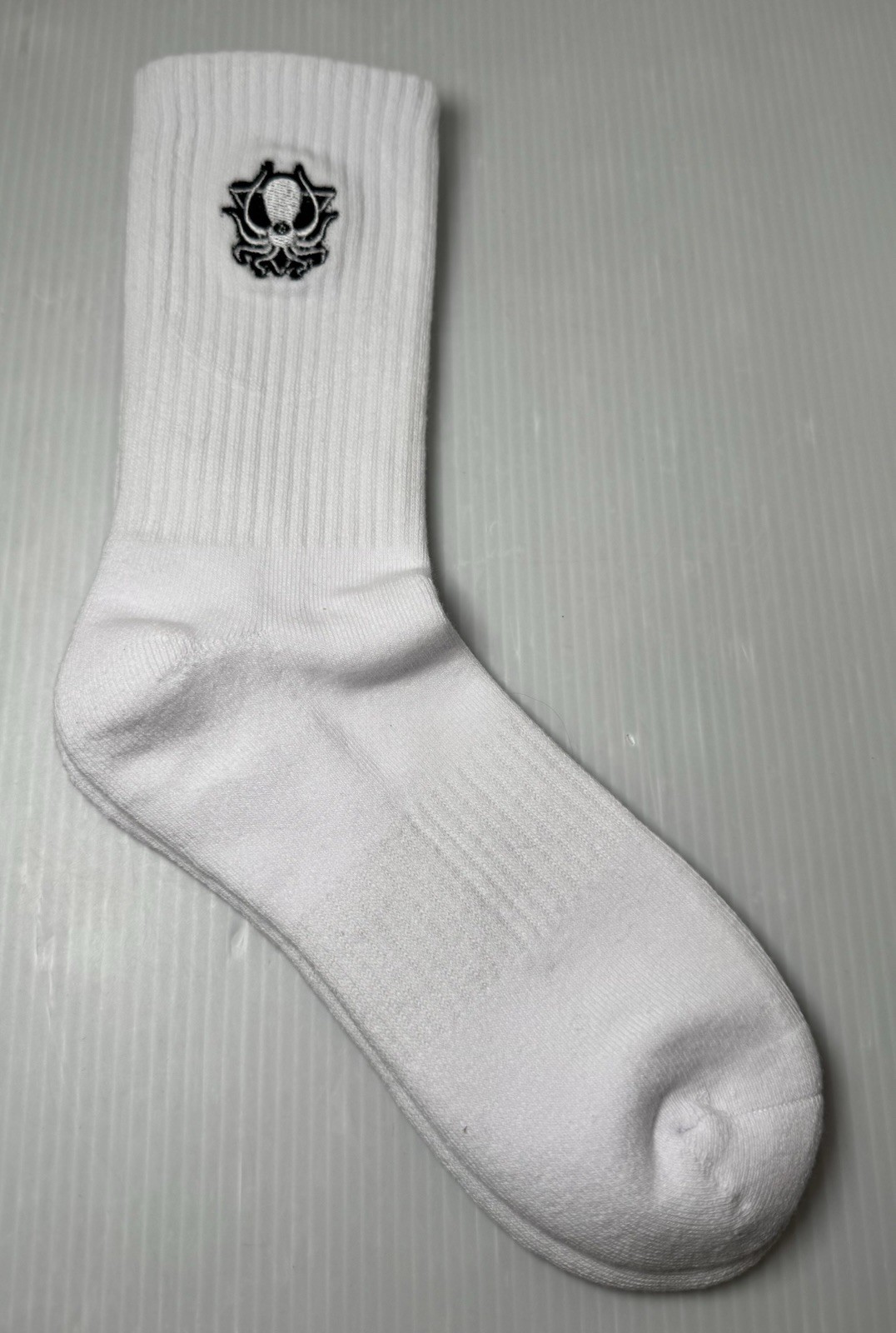 DDD Brand Socks Adult Size White New!