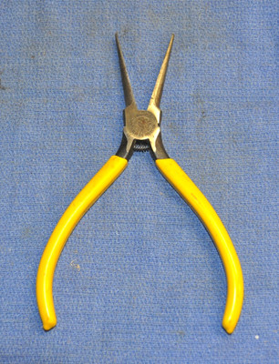 Klein 6-3/4'' narrow nose needle nose pliers D310-6C USA