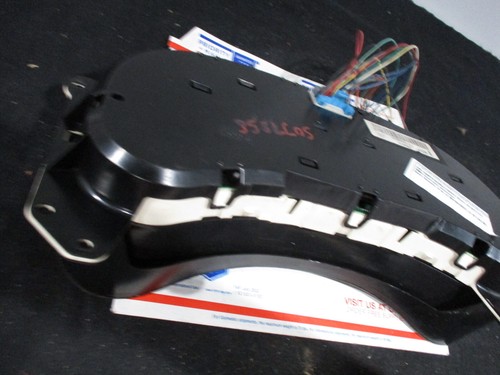 ➡ 2005 SUBURBAN SPEEDOMETER DISPLAY INSTRUMENT CLUSTER GAUGES PANEL ODOMETER - Picture 8 of 18