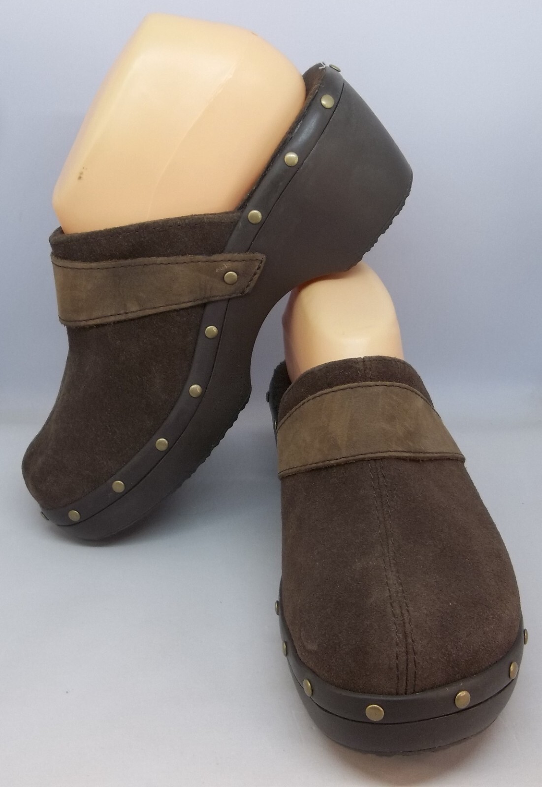 Brown Suede Leather Studded Crocs Clogs Size 8 New Mules-image
