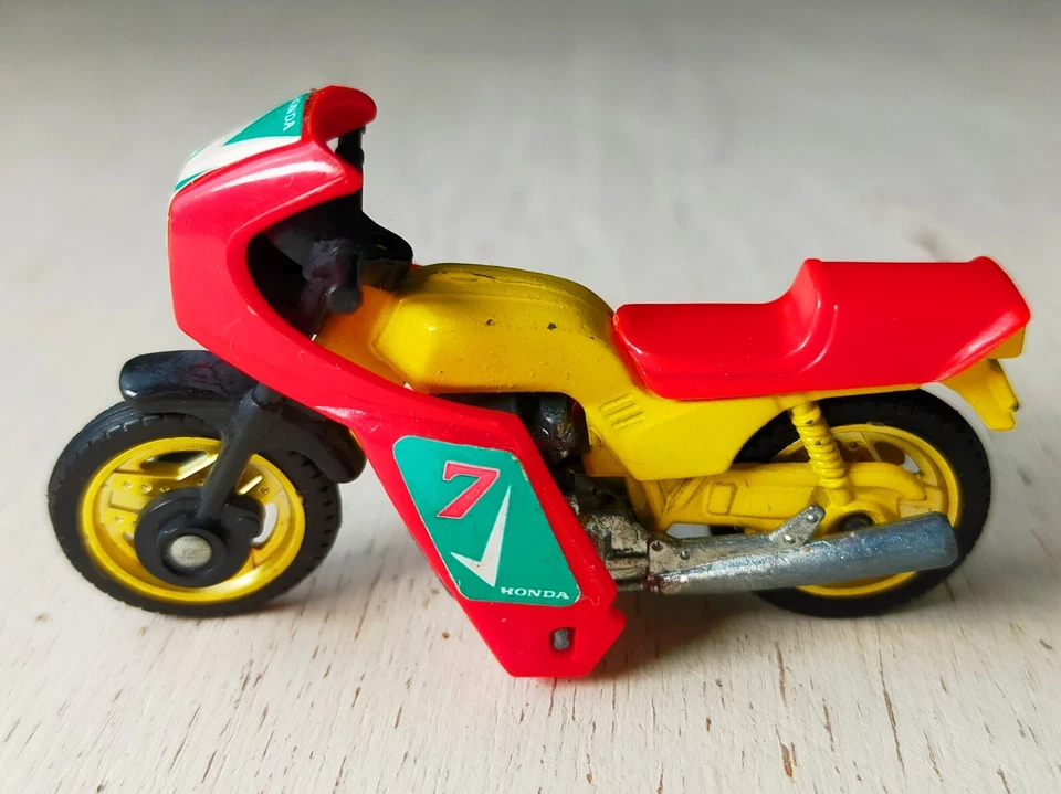 Vintage Tomica Toys Honda CB750F 1:34 Motorcycle Red & Yellow Good Made In Japan - Image 3 of 4