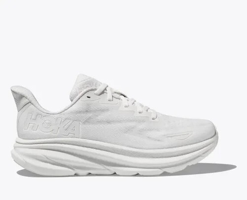 HOKA CLIFTON 9 WOMANS SIZE 6 NEW IN BOX