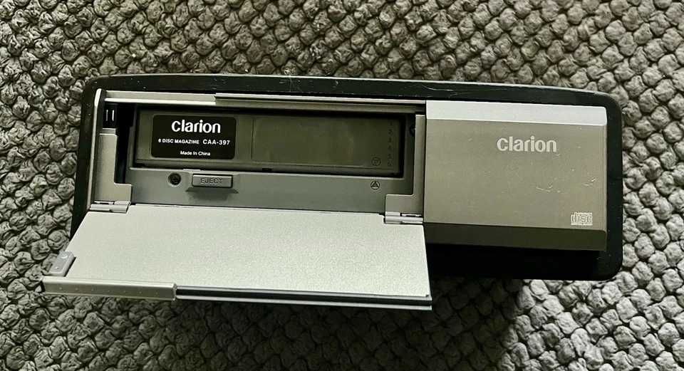 CLARION PRO AUDIO DC625 C-BUS 6 Disc CD Changer  - Image 4 of 4