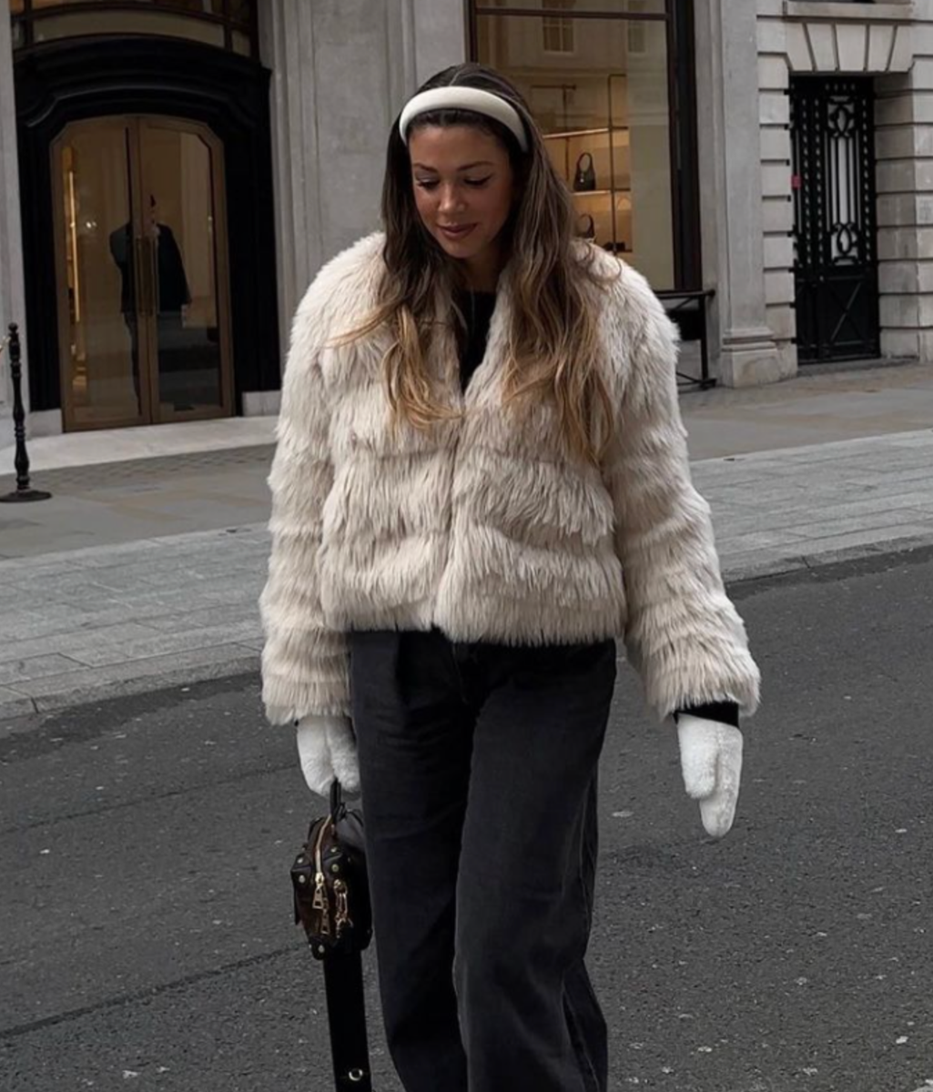 ZARA Limited Edition Faux Fur Cropped Jacket Size L Ref 6153/900