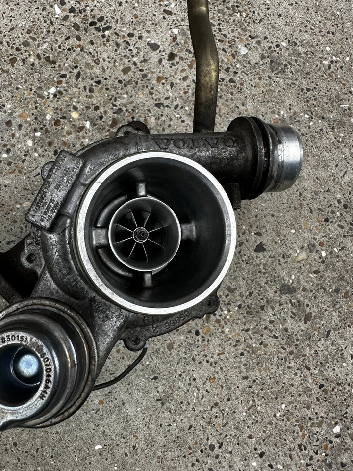 Volvo V40 2017 turbocompresor turbo 2,0 D2 D diésel 31380130 Foto 2 de 4
