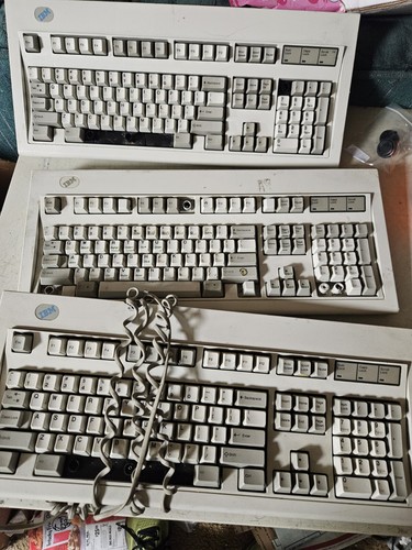 Pieds de remplacement pour clavier IBM Model M 1391413