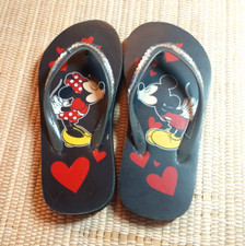 Disney Mickey Mouse and Minnie Mouse in Kissing Poses - Flip Flops-Kids Size 7