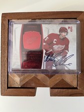 Nicklas Lidstrom 2011-12 Panini Dominion Hockey Red Variation Auto #47/50