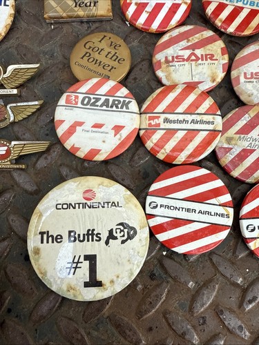 Vintage United Airlines Buttons Pins Lot - 24 Buttons 7 Junior Pilot Badges - Picture 5 of 6