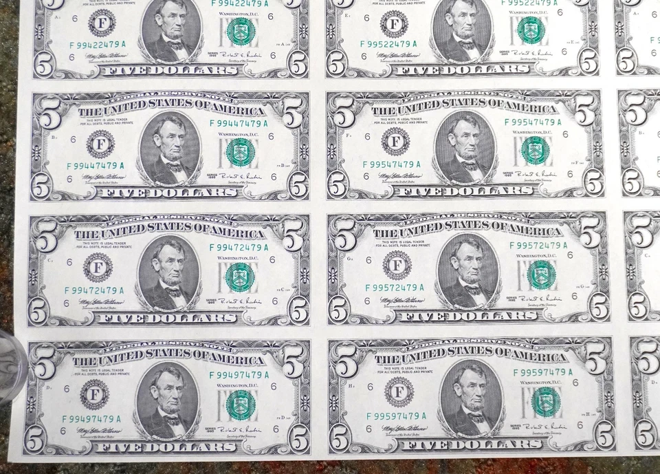 UNCUT SHEET OF 32 - 1995 $5 NOTES ATLANTA DISTRICT - Image 3 of 4
