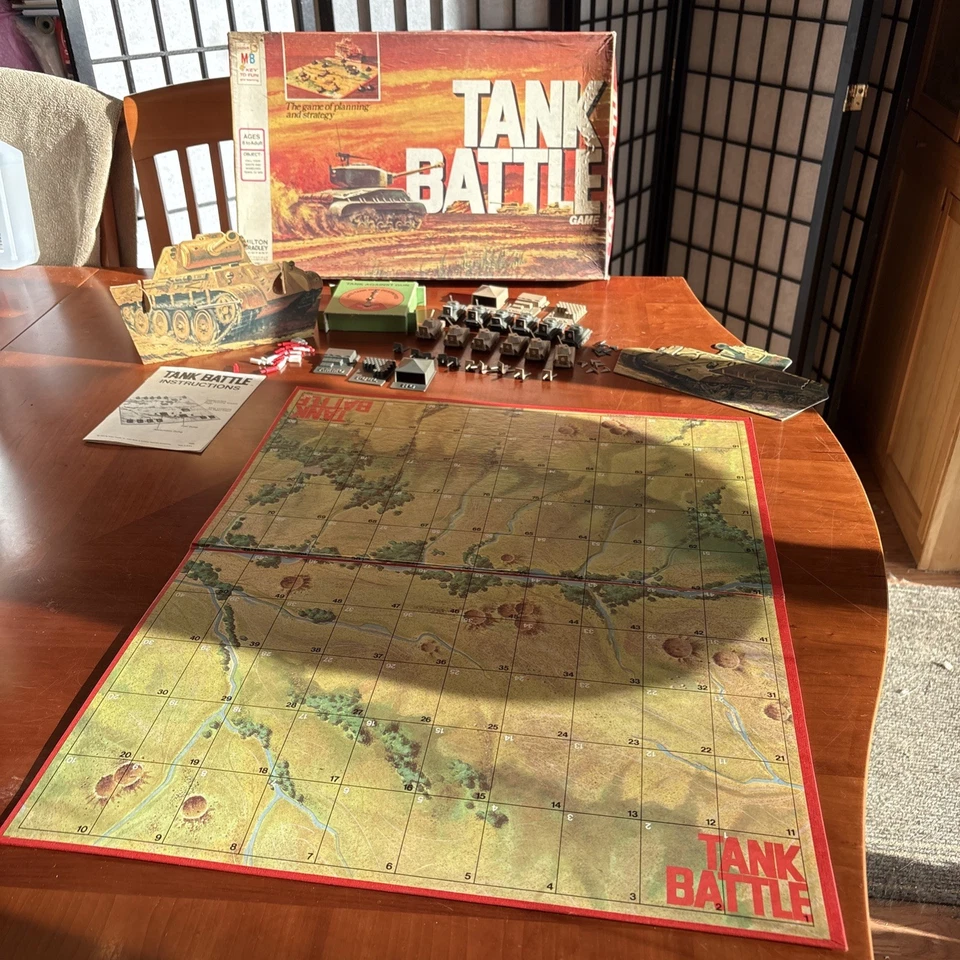 Vintage 1975 Tank Battle Strategy Board Game MB Milton Bradley - Missing 1 Grid - Image 3 of 4
