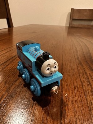 Thomas Wooden Railway Classic Smiling Thomas the Tank Engine  Blue Engine #1