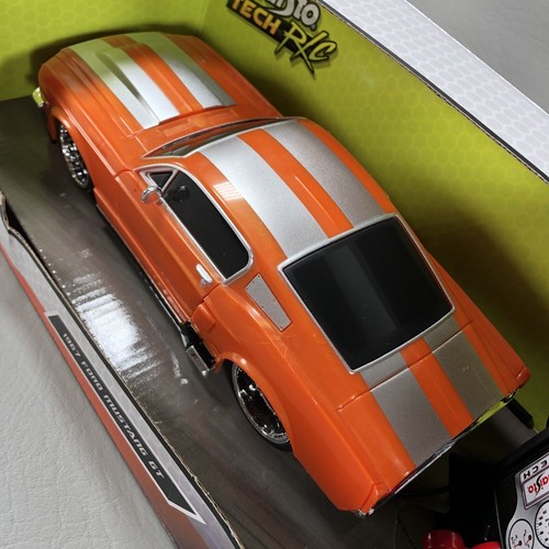 Maisto Tech RC 1967 FORD MUSTANG GT 1:24 Scale Batteries Required - Picture 4 of 12