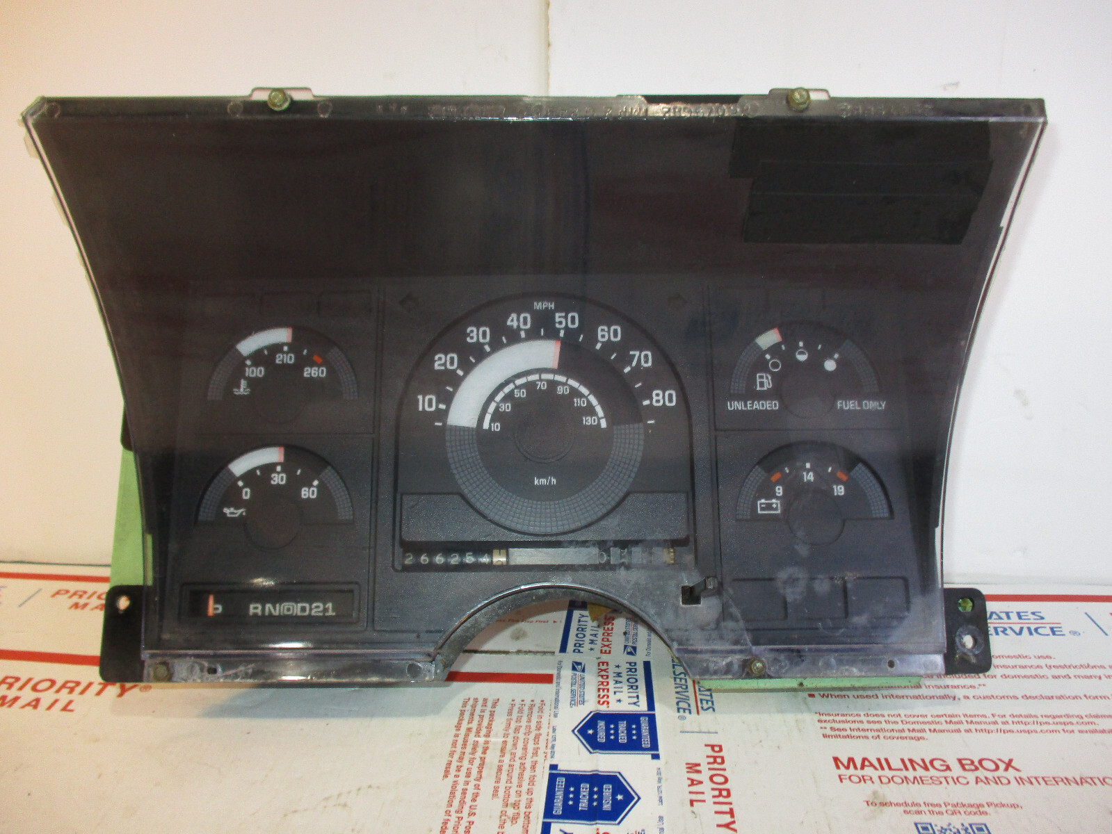 88-91 Chevy GMC Truck 1500 Instrument Cluster Speedometer 146k OEM 