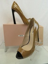 NIB MIU MIU PRADA 5KP127 CAMEL BLACK PATENT LEATHER PEEP TOE PUMPS 39.5 ITALY