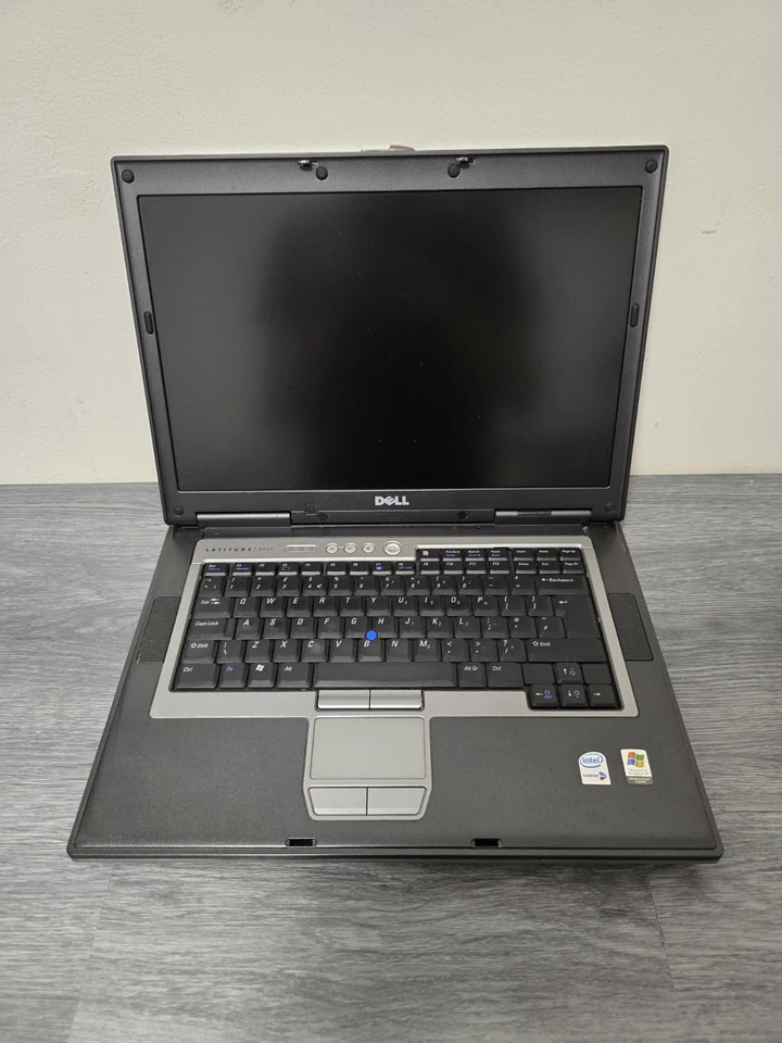 Dell Latitude D820 15.4" Laptop - 2GB, 250GB, Windows XP, Serial Port - Image 2 of 3