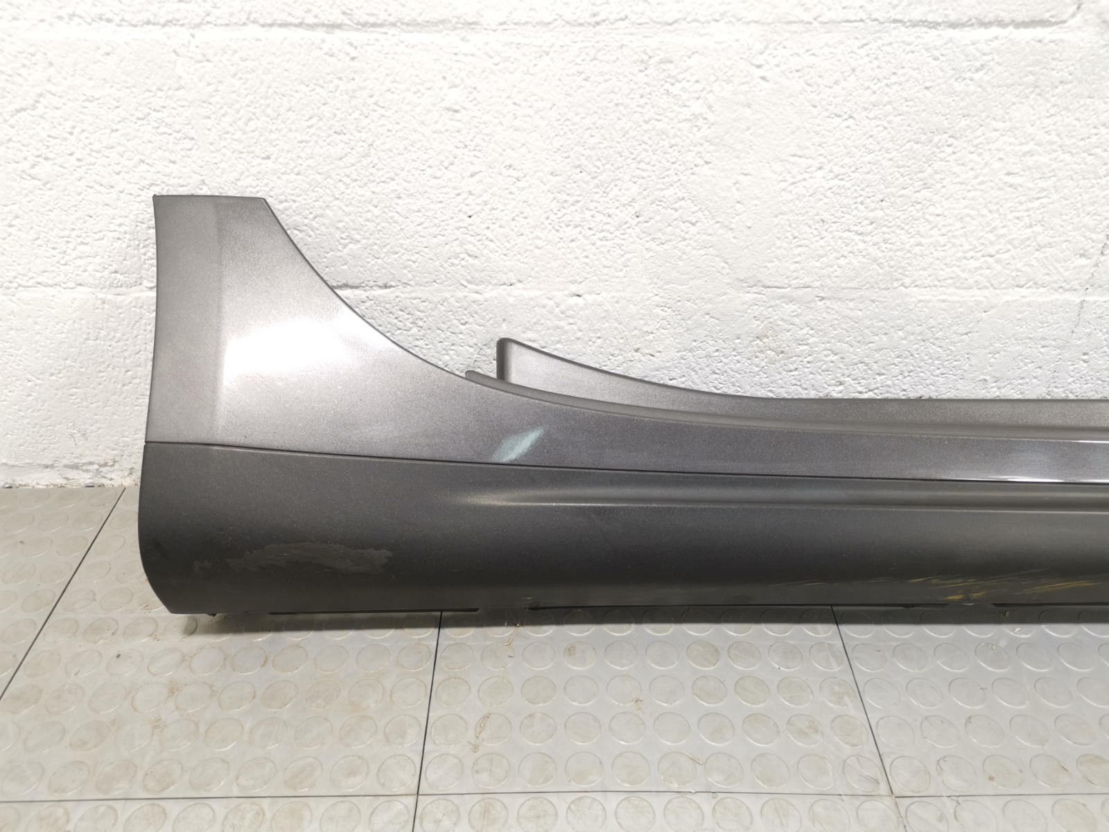 Maserati Ghibli 2019 M156E RWD 3.0 L Right Passenger Side Rocker Panel Skirt OEM