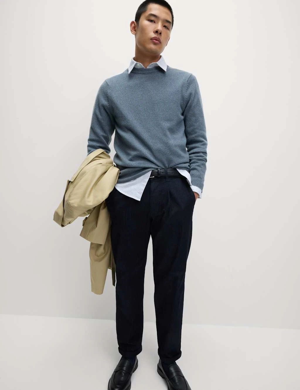 Marks & Spencer Mens Wool Round neck Long sleeved Jumper in Light Airforce - M&S
Opens in a new wind