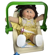 VINTAGE Cabbage Patch Kid Doll & Rocker Carrier Car Seat With Pad 1983