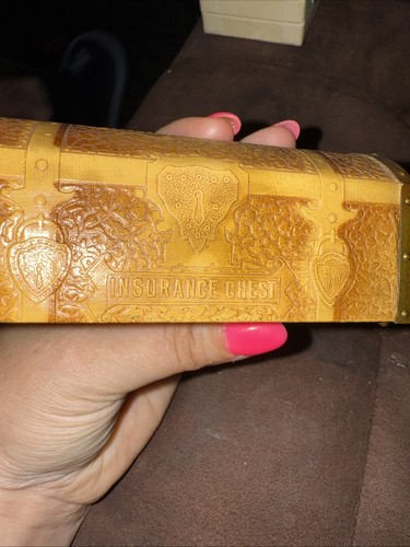 Vintage The Prudential Insurance Treasure Chest Bank With Key Zell Co - Picture 6 of 7