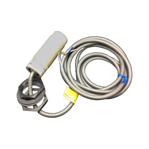 Omron Capacitive Proximity Sensor 0 to 10mm M30 E2K-X15MY1 - Picture 3 of 7
