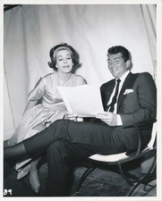 DEAN MARTIN CAROL BURNETT Vintage 1963 CANDID Studio Set Paramount Comedy Photo