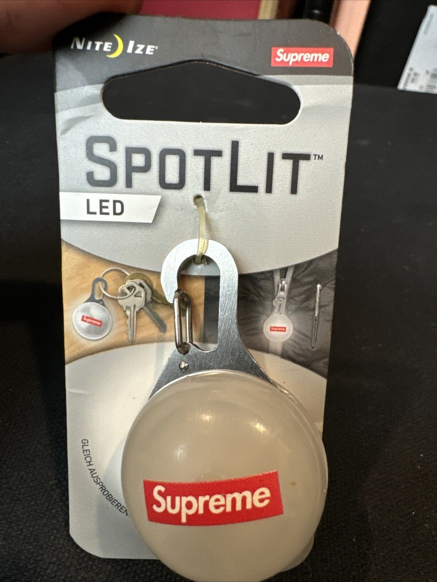 Supreme　Spotlight Keychain Supreme Spotlight Keychain – SSAuthentic.com