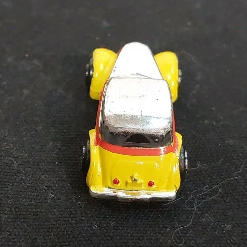 Vintage Micro Machines ‘37 Cord Classy Chromer Yellow Chrome Red 1989  - Image 4 of 4