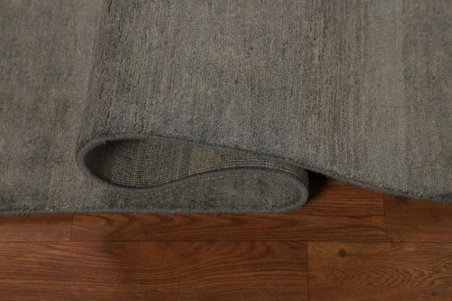 Elegant Handcrafted Gabbeh Solid Grey Wool Rug - Limited Edition" 4x6 ft - Picture 11 of 18