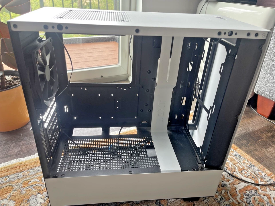 NZXT CA-H510i-W1 Compact ATX Mid-Tower Gaming Case - Matte White - Image 2 of 4