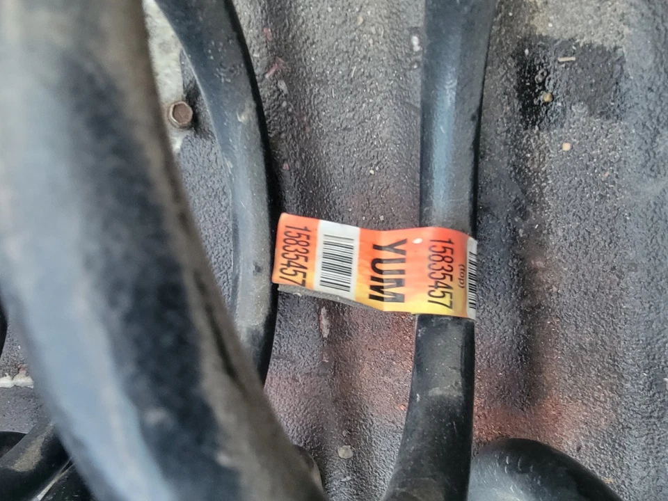 GMC ACADIA DENALI 2015 muelles helicoidales traseros buen estado obtienes ambos resortes Foto 3 de 3