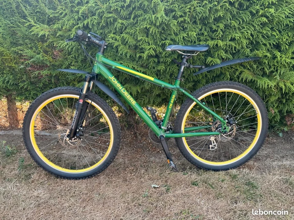 VELO VTT JOHN DEERE TM 8530 - Photo 1/3
