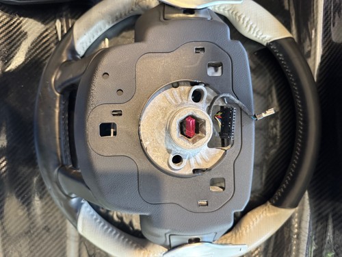 Range Rover Sport L494 SVR Cirrus Heated Steering Wheel With Carbon Fiber Trim - Picture 10 of 10