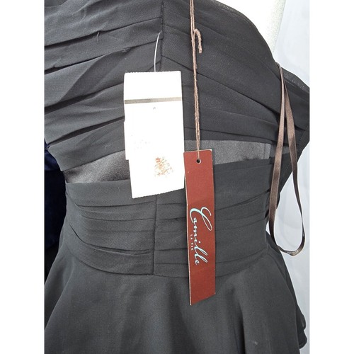 Vestido Convertible Camille La Vie Sin Tirantes Volantes Alto-Bajo 12 Cachichos - Imagen 4 de 12