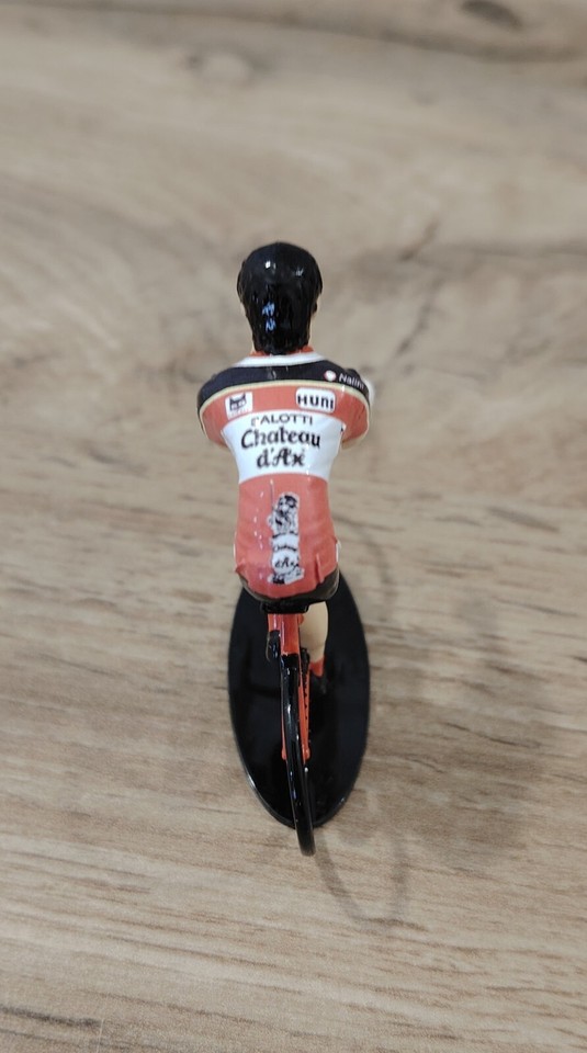 Sculptures Artistiques En Paille Pour Accueillir Les Cyclistes Professionnels Du Tour De France 2022 Traversant Le Col Du Galibier Image513958862