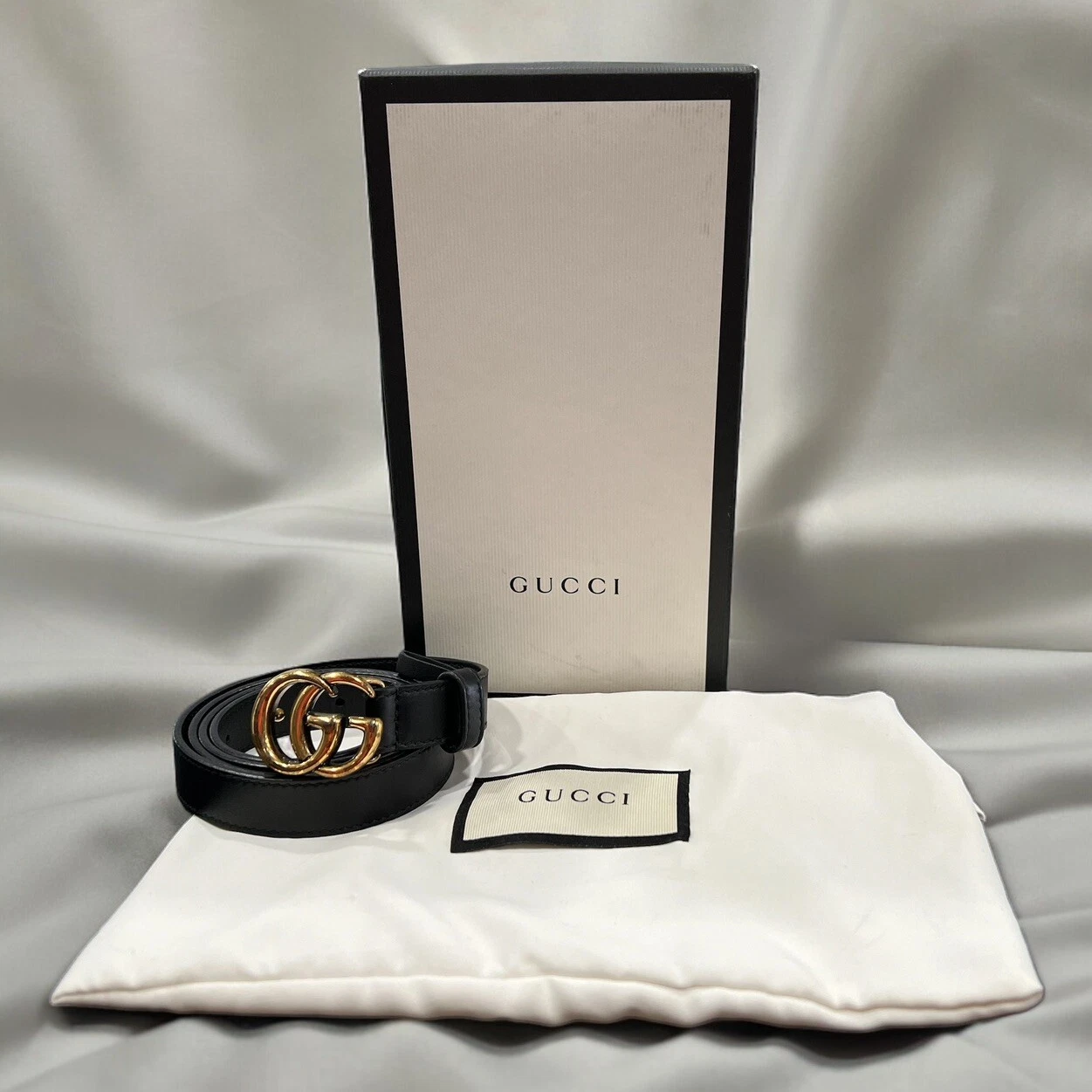 Ceinture fine Gucci Marmont avec boîte et poussières (vente au détail ) 90/36