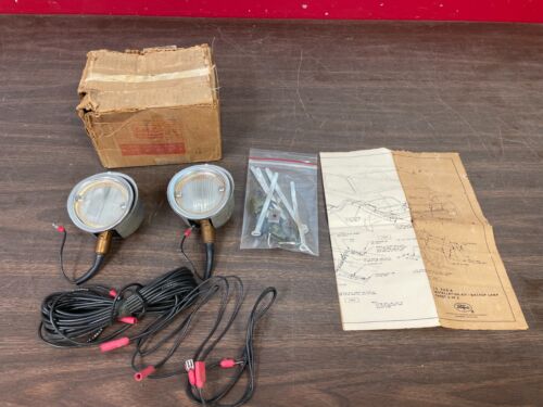 1960 FORD GALAXIE 500 STARLINER BACKUP LIGHT KIT NOS FORD 723 - Foto 1 di 3