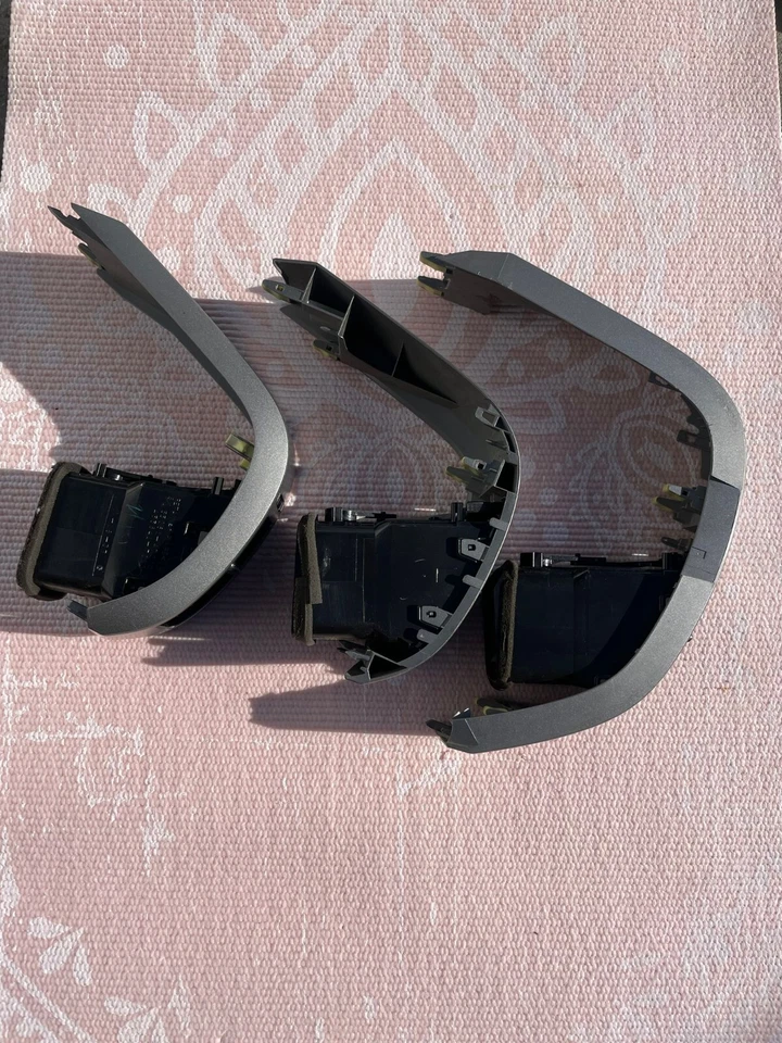 Juego de 3 embellecedores bisel ventilación aire acondicionado tablero tablero Toyota Prius 2004-2009. Foto 3 de 3