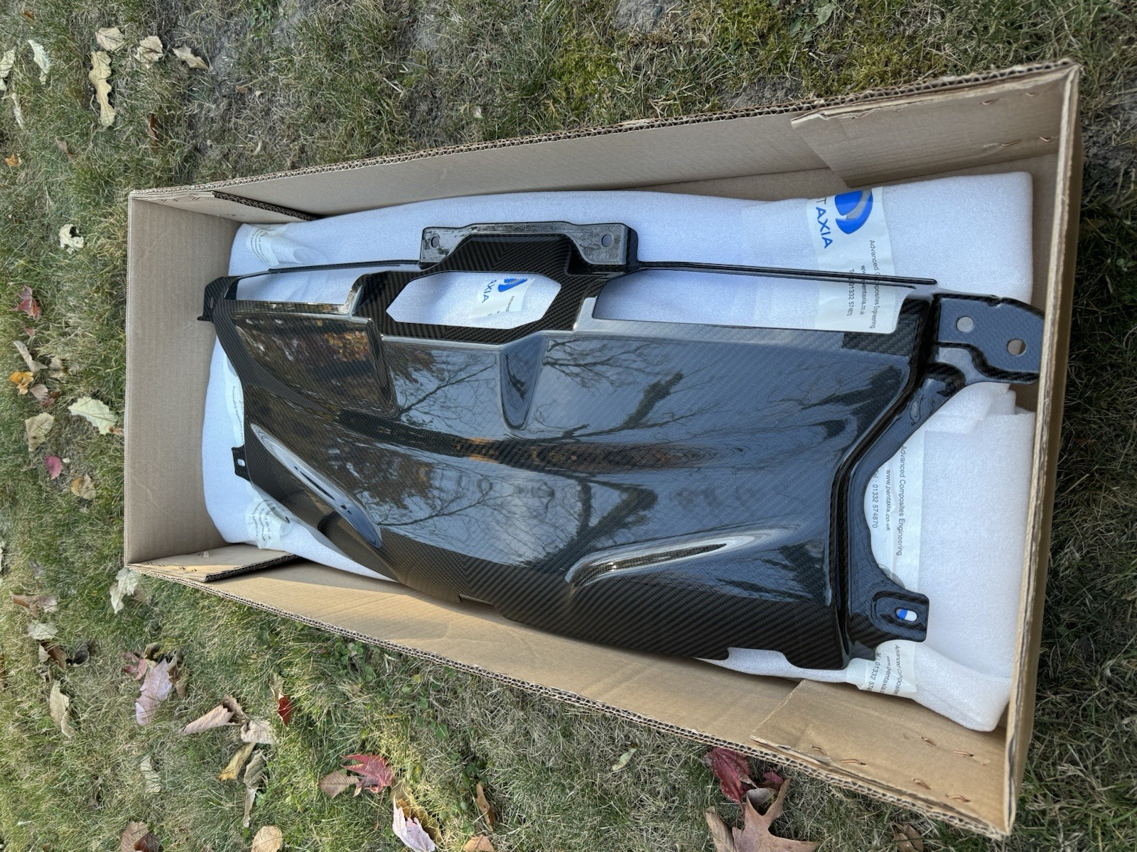 Aston Martin Vantage Engine lids Set