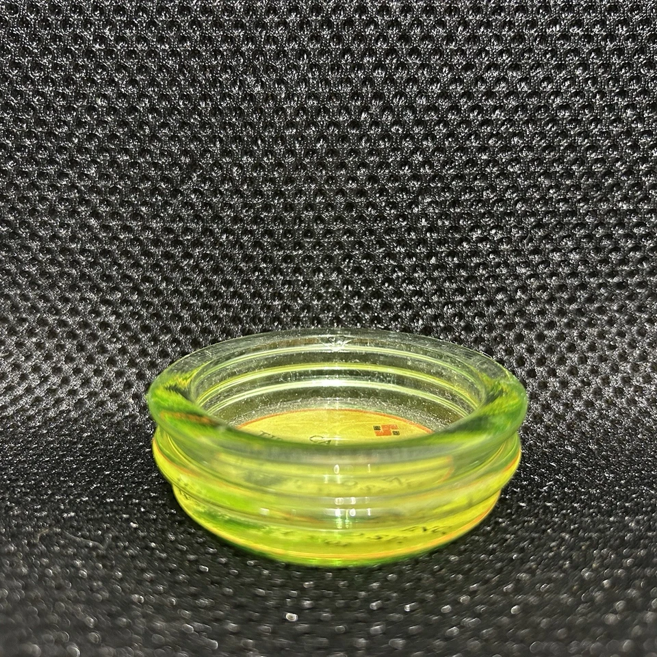 Uranium Glass Vaseline Advertising Green Glass Cassidy Tire Service 2 1/4” - Изображение 2 из 3