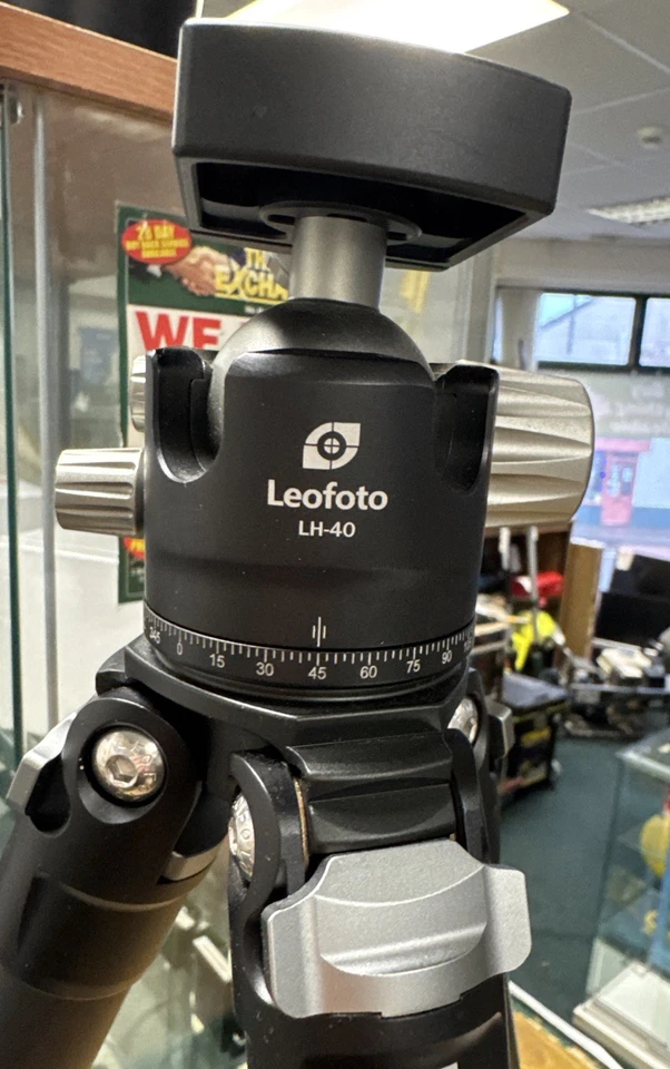 Leofoto Ranger LS-324C Carbon Fibre Tripod With Head Ball - Image 4 of 4