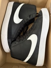 Nike Blazer Mid 77 Youth Size 5.5 Barely Used With Box