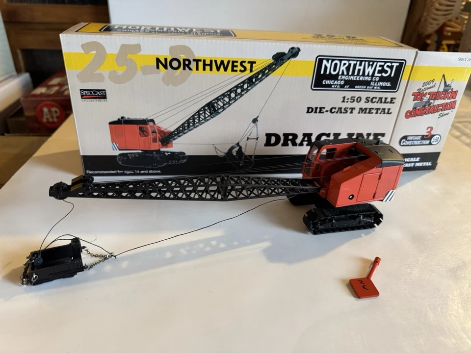 SpecCast 1:50 scale North West  25-D Crawler Dragline  w/Box - Image 2 of 4