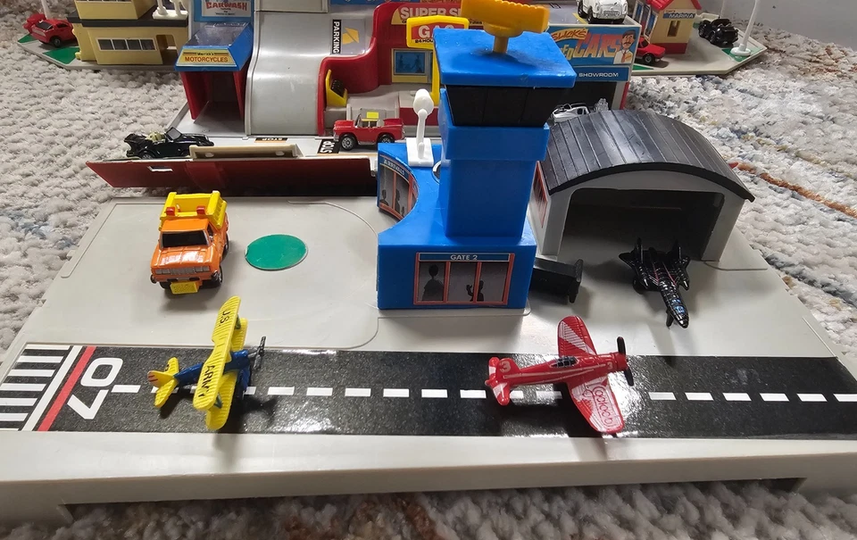 Vintage Micro Machines ⭐ Super City Toolbox Playset ⭐ + Extras - Image 3 of 4